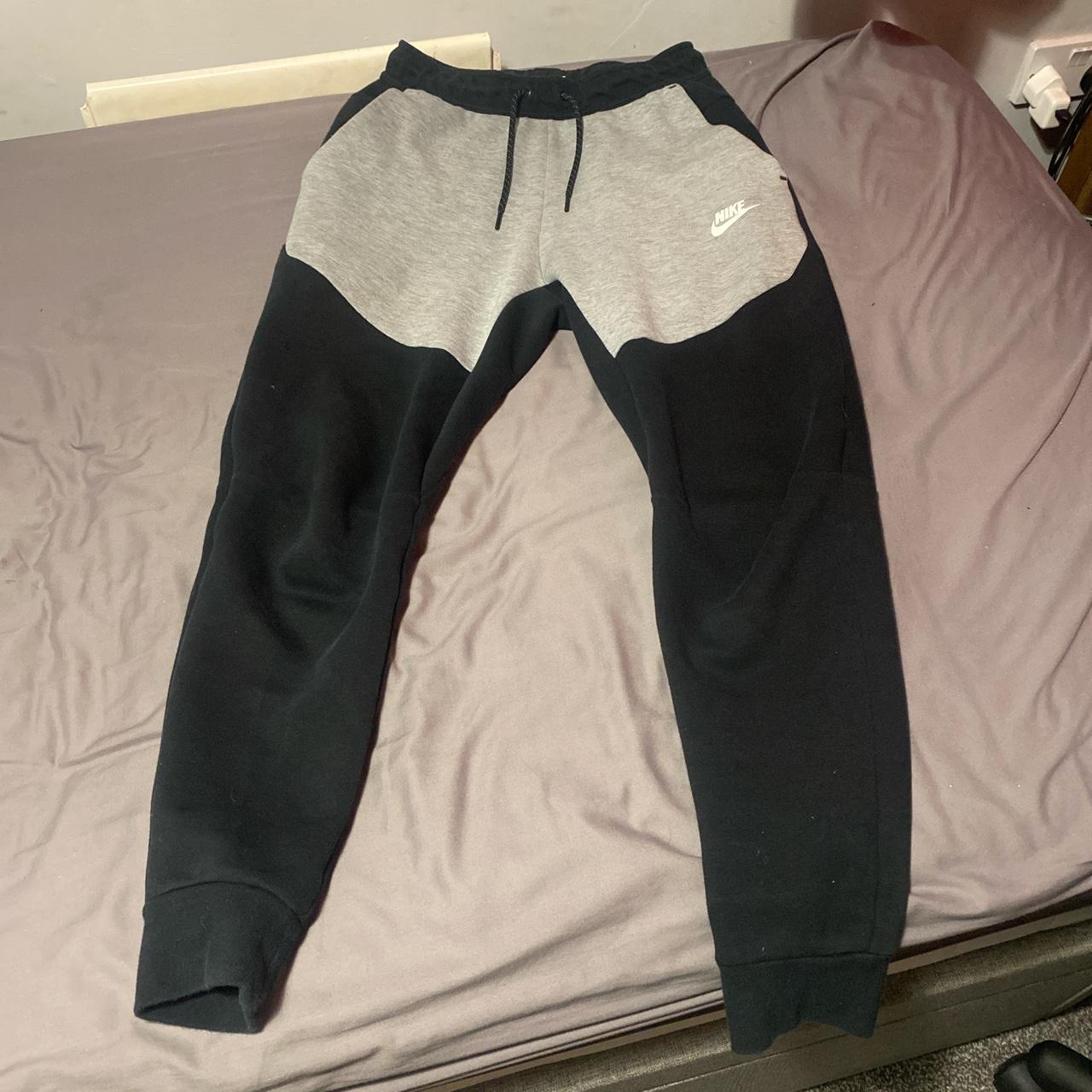 nike tech fleece tracksuit xs