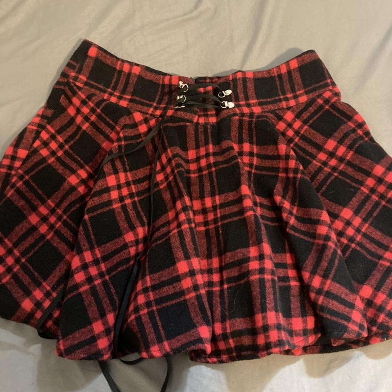 Awesome Goth Red plaid skirt! Size 3x 100% cotton - Depop