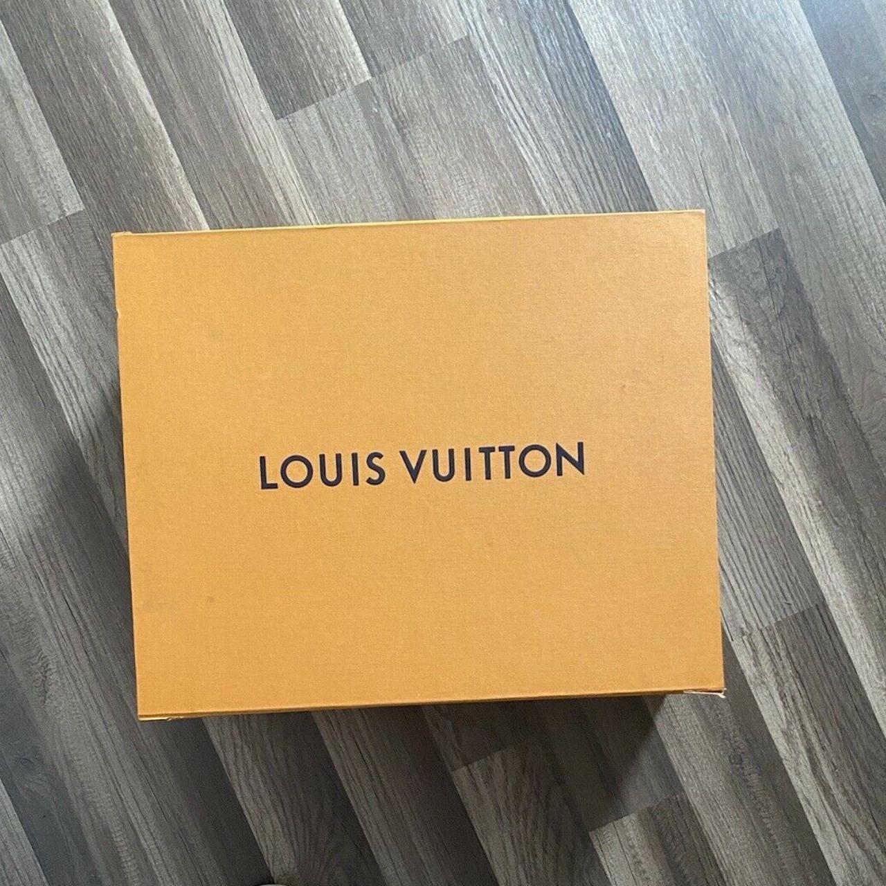 Louis Vuitton Sling Bag🗣 - AUTHENTIC - Great - Depop