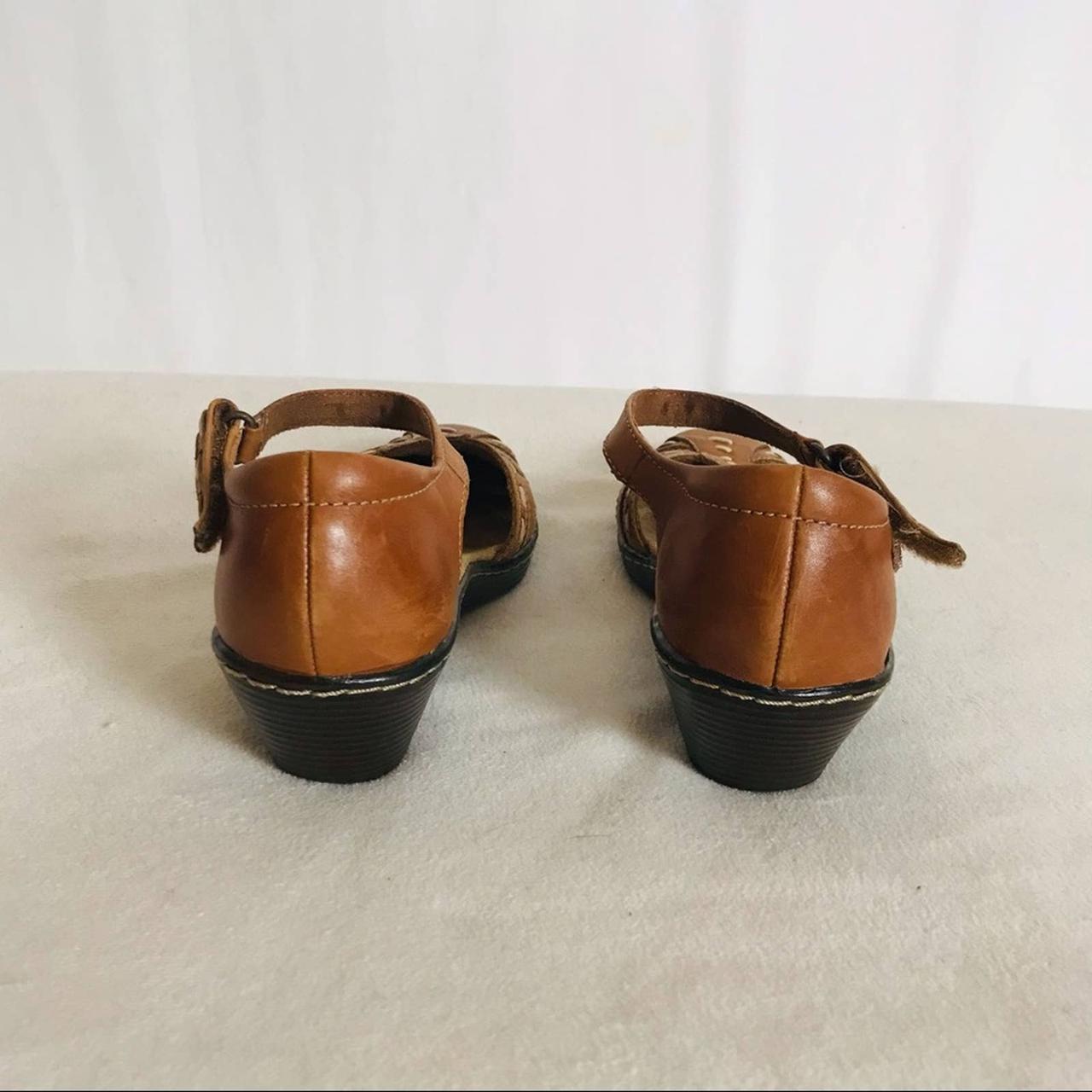 Clarks Women's Brown Sandals Depop