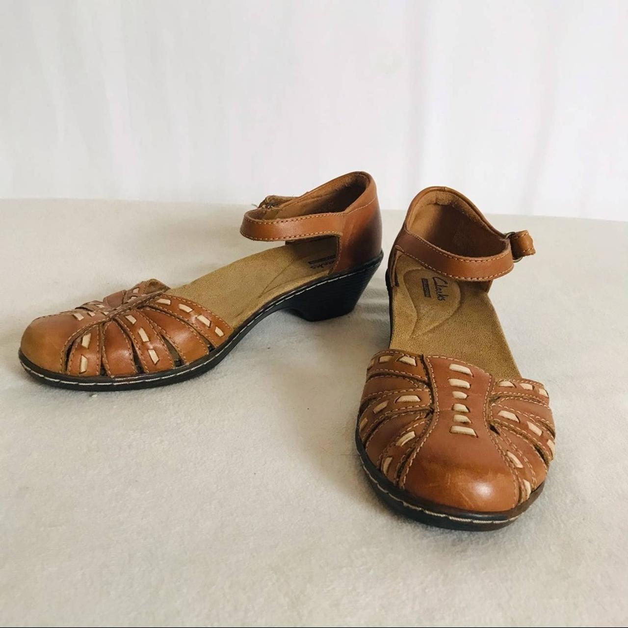 Clarks Women's Brown Sandals Depop