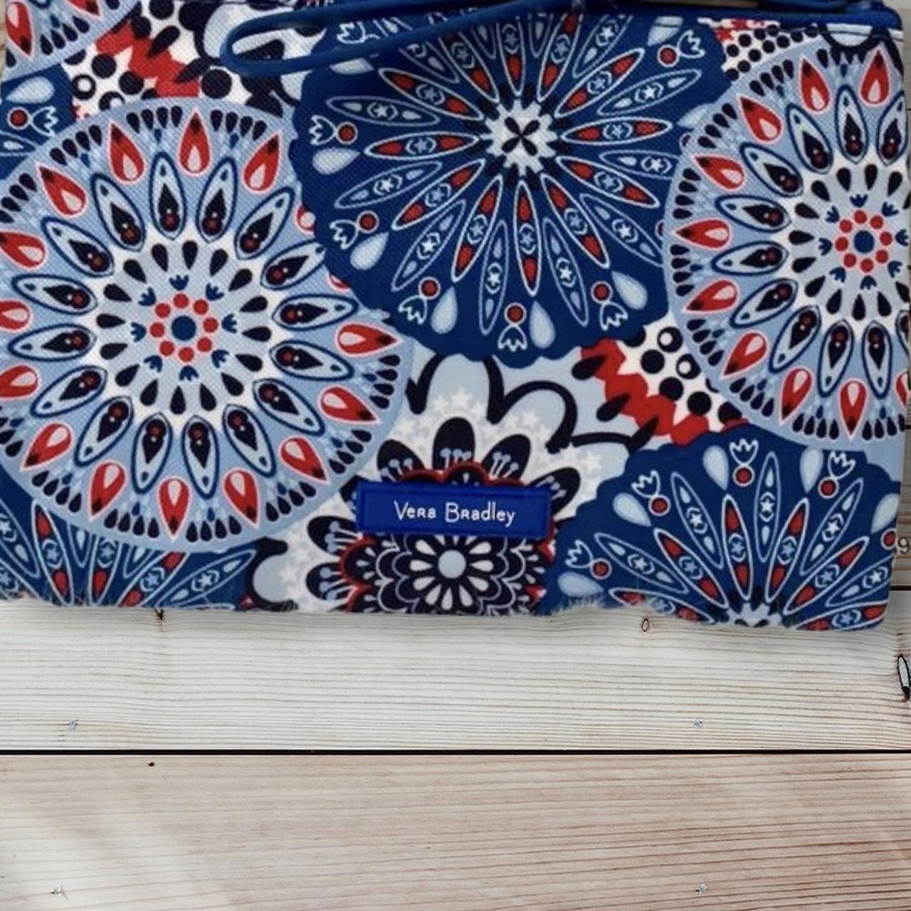 Vera Bradley Wristlet Fireworks Medallion NWT This... Depop