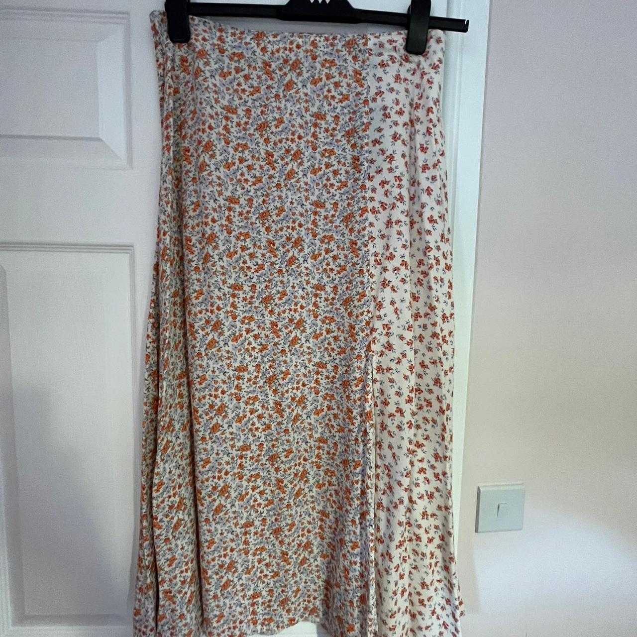 Ditsy Floral Maxi Skirt. A Beautiful Ditsy Floral - Depop