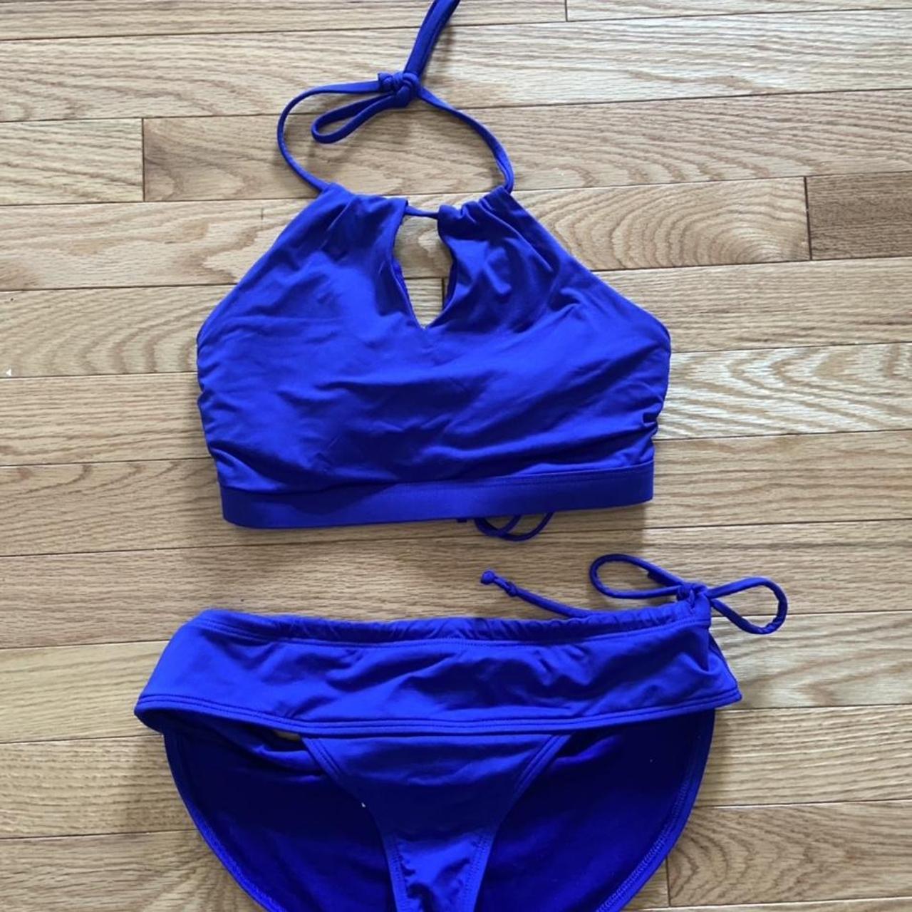 Athleta bathing suit. Top is a halter with a criss - Depop