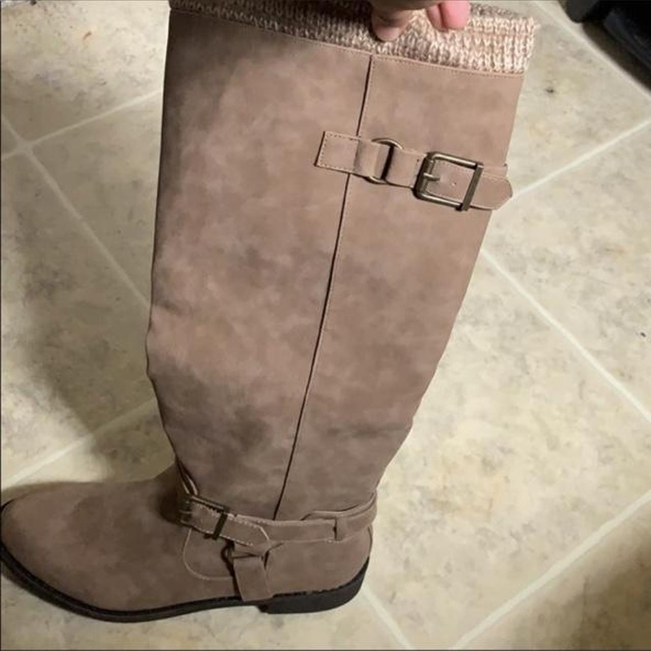 JustFab Women's Tan Boots Depop