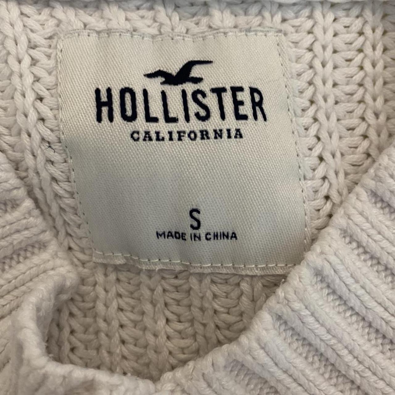 White hollister jumper- perfect condition, never worn - Depop