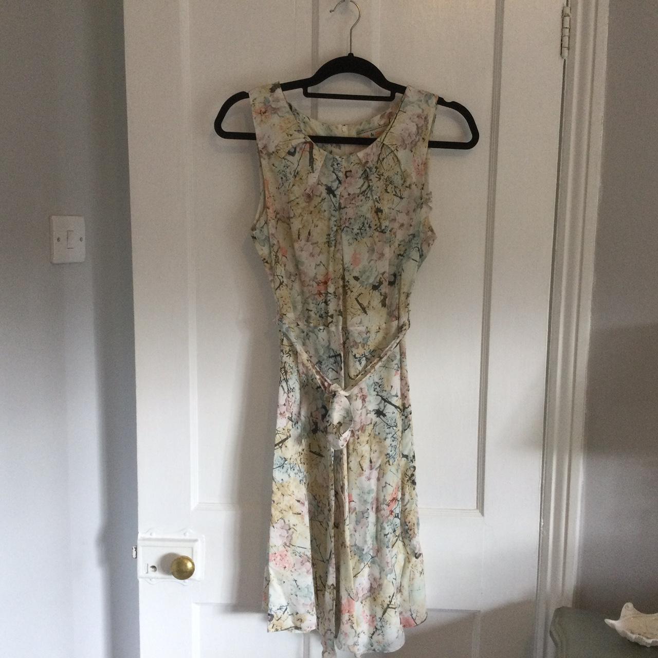 Billie and blossom shop grey floral dress