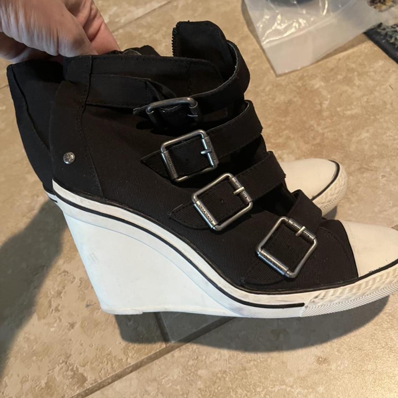 Vera wang sale wedge sneakers