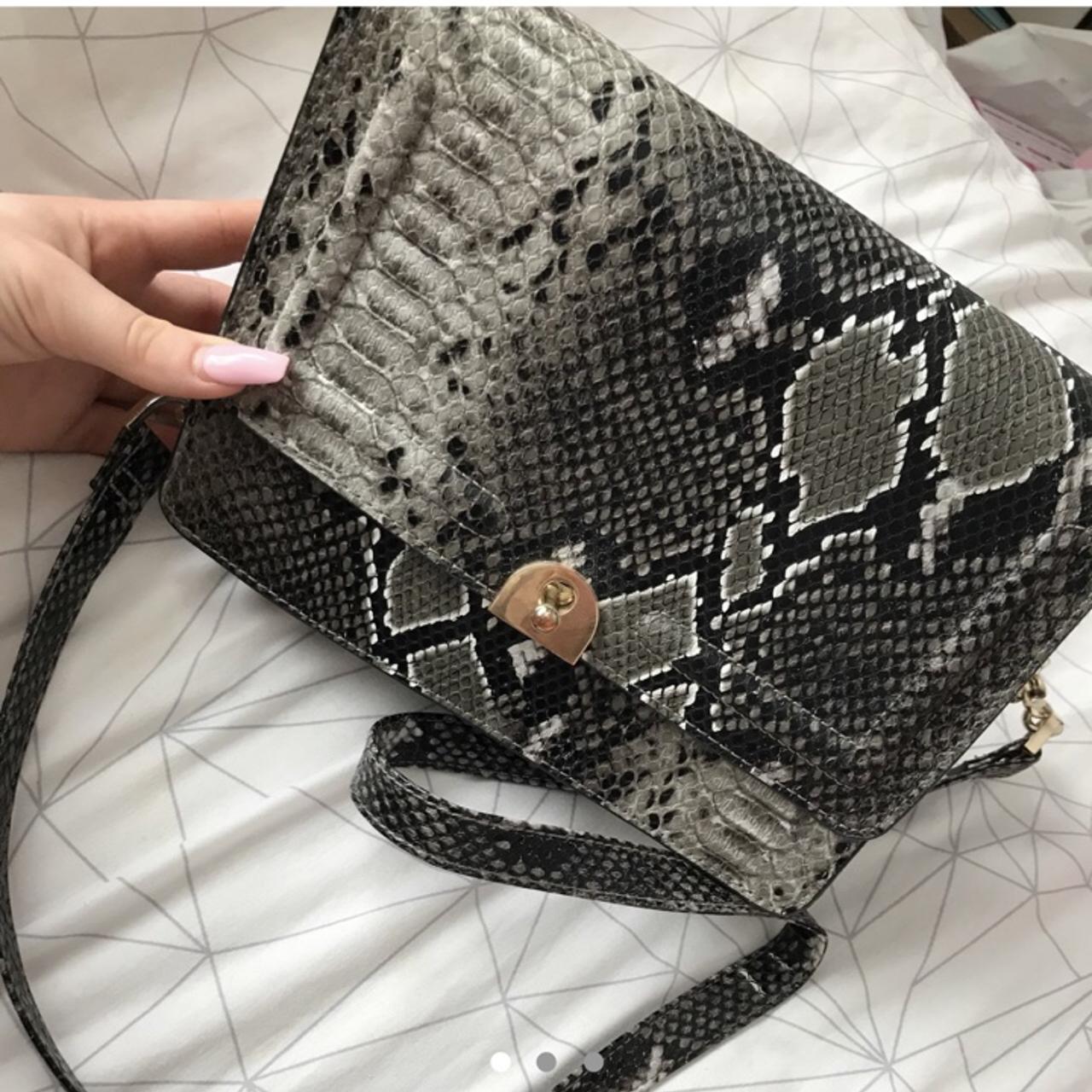 Topshop snake print shoulder bag 🐍 Has minor Depop