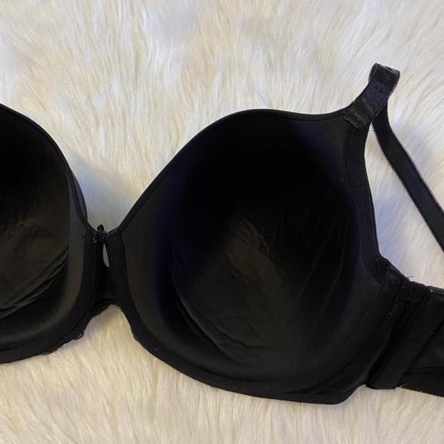 Torrid Women's Size 40F Bra Great condition!! Has - Depop