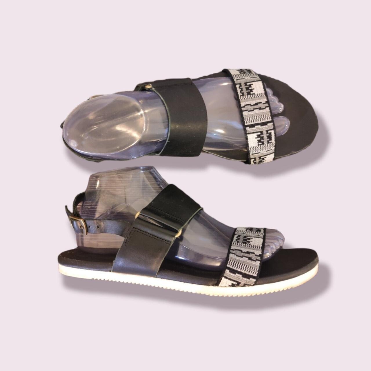 strappy sandals teva