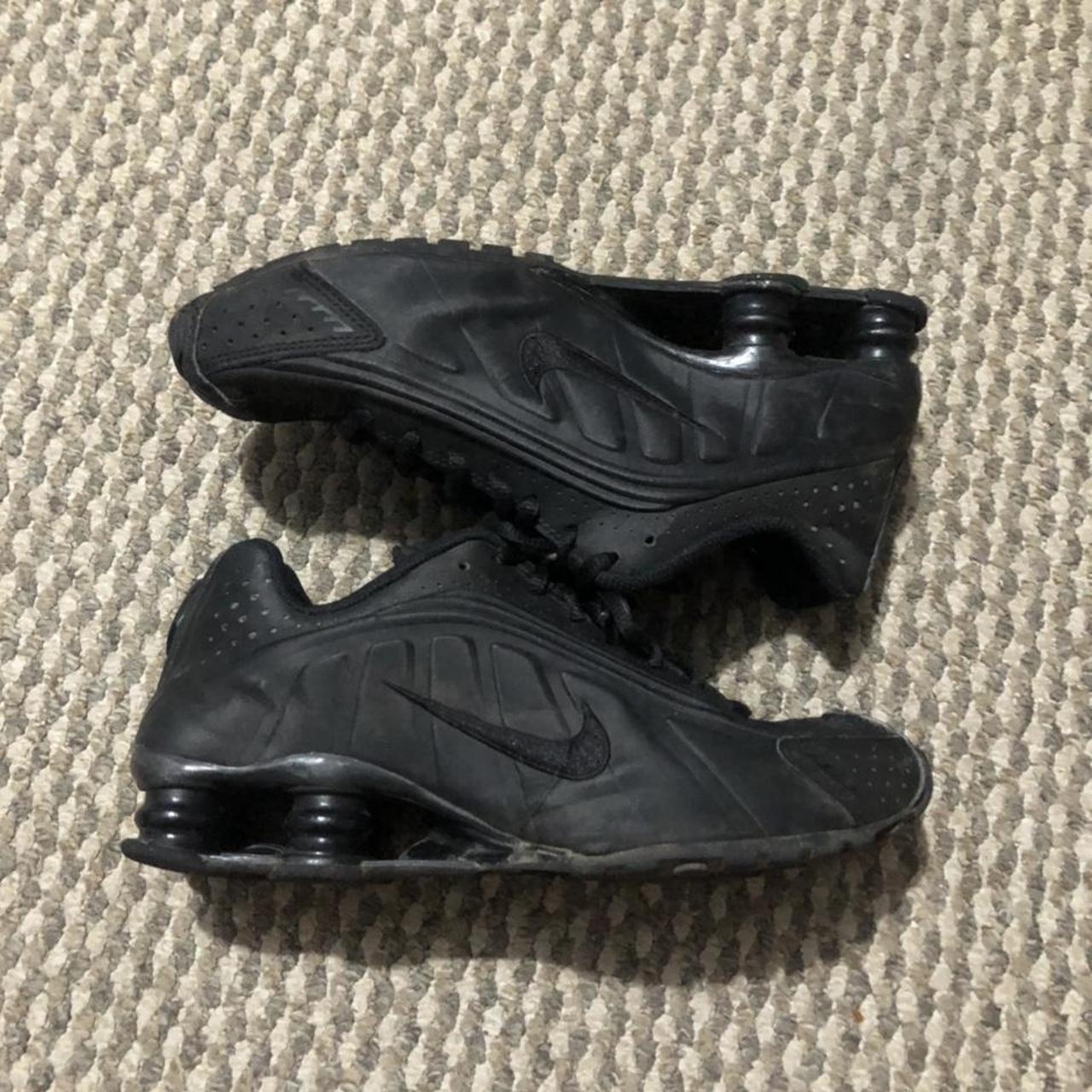 mens all black nike shox
