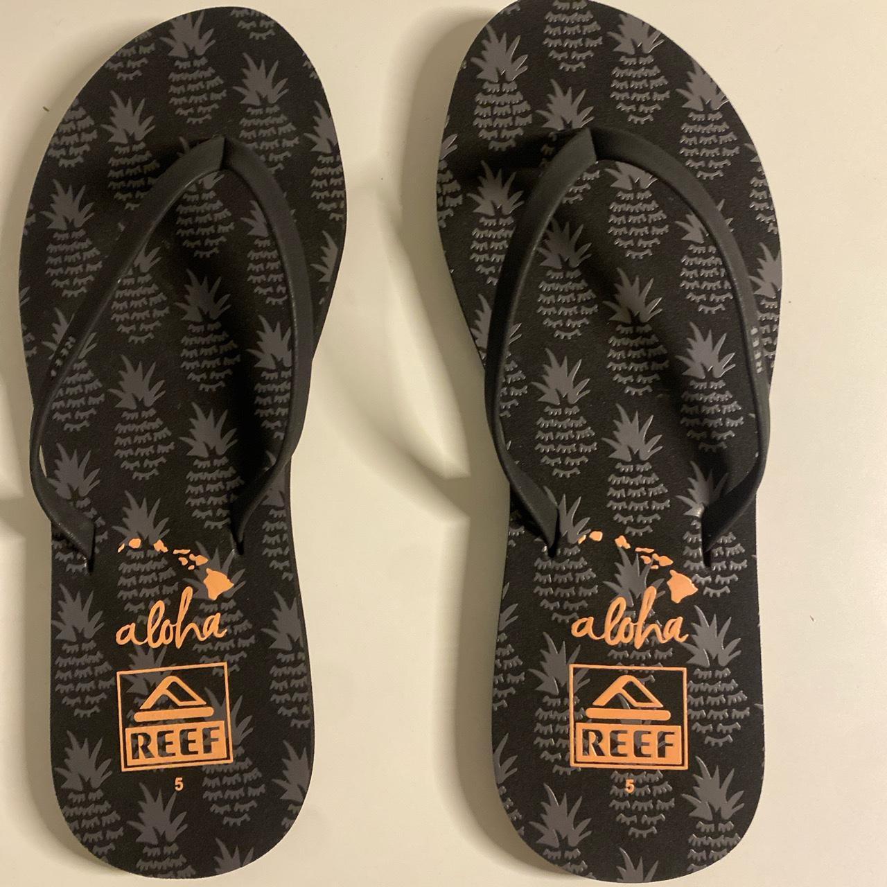 Reef Women's Black Flipflops | Depop
