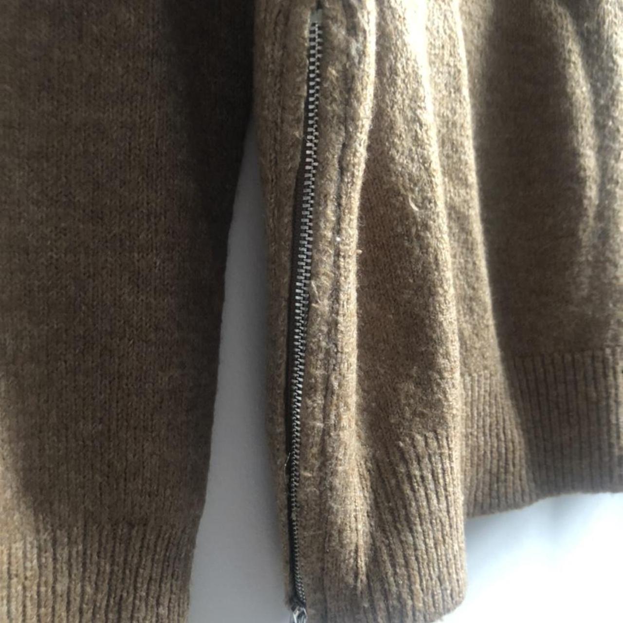 Burton Beige Jumper with side zips, size small. - Depop