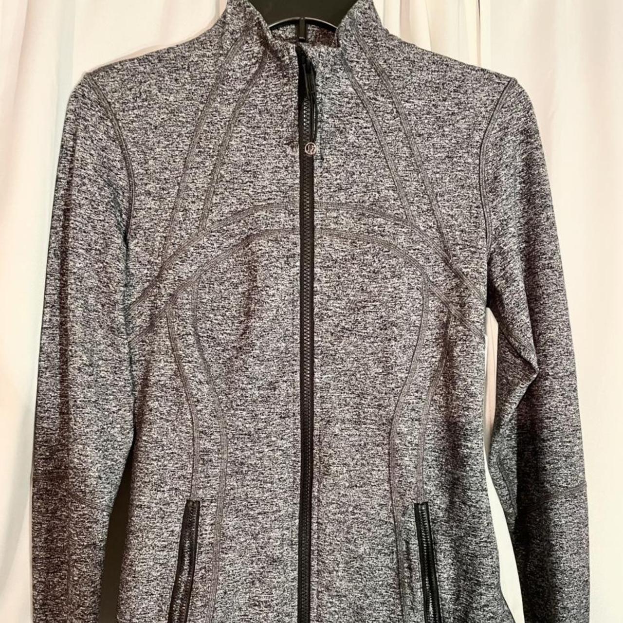 Lululemon Women's Grey and Black Jacket | Depop