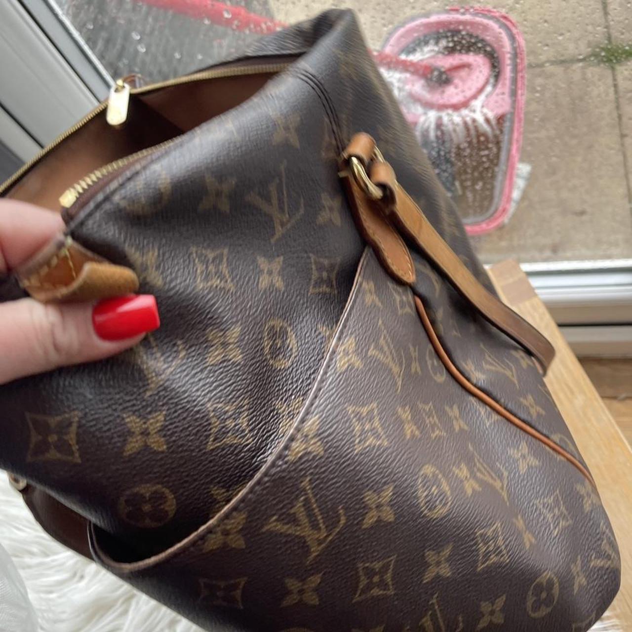 LV bag vintage good condition - Depop