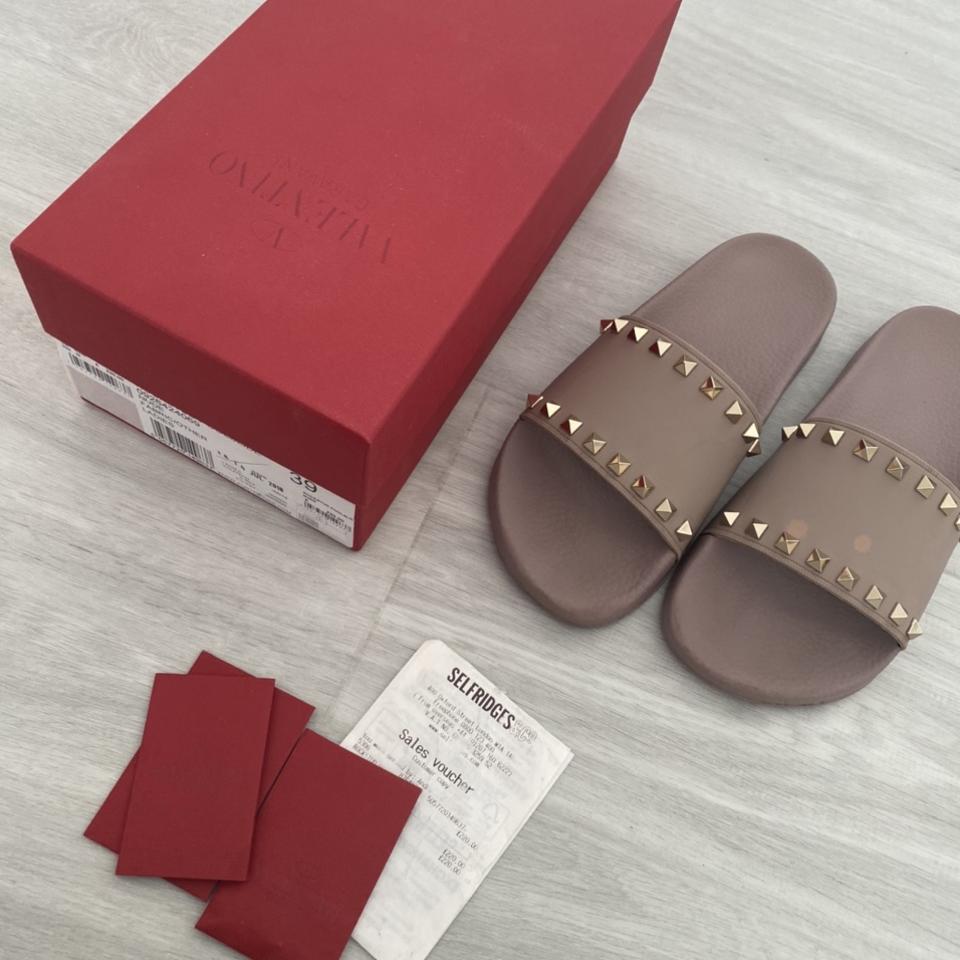 VALENTINO nude rock stud sliders Have been worn Depop