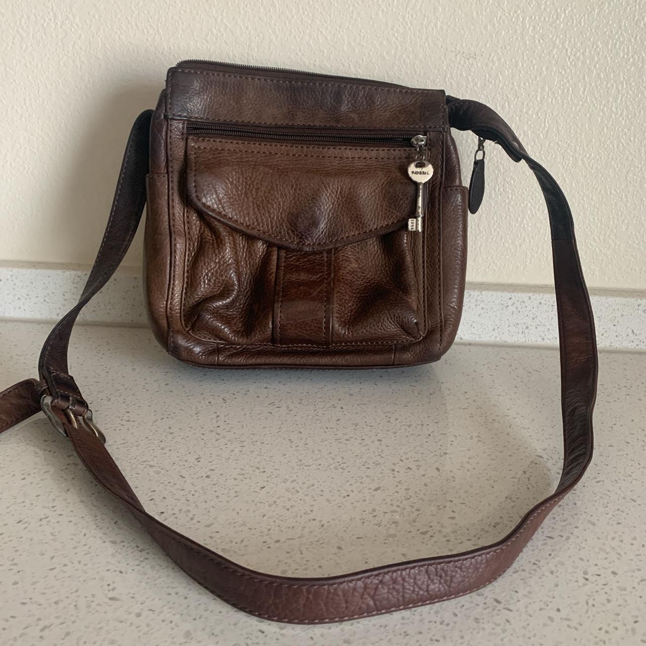 FOSSIL leather purse with many pockets, super cute... - Depop