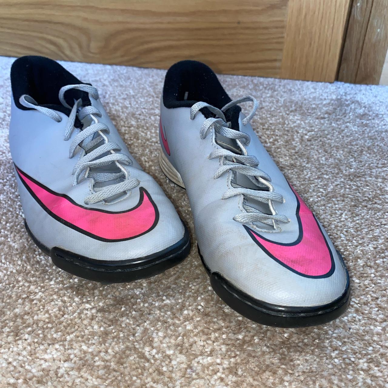 nike astro turf boots size 7