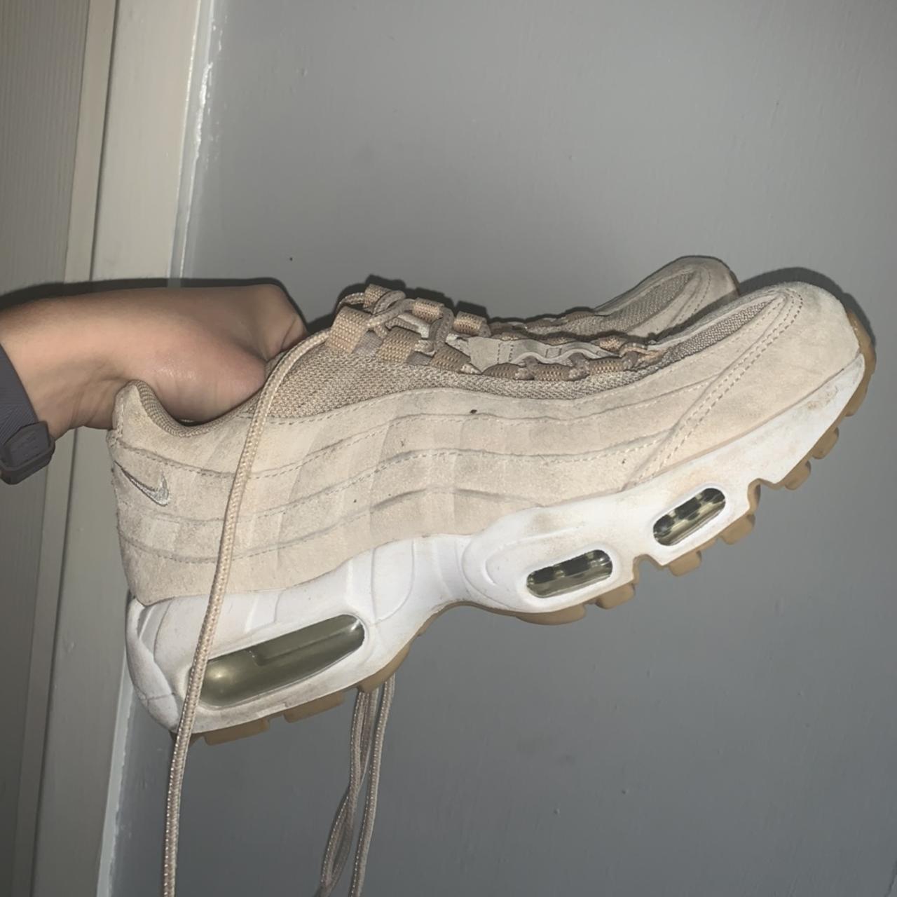 nude nike 95s