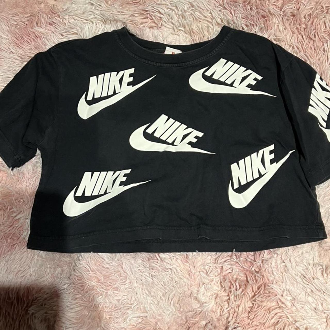 nike crop top beige