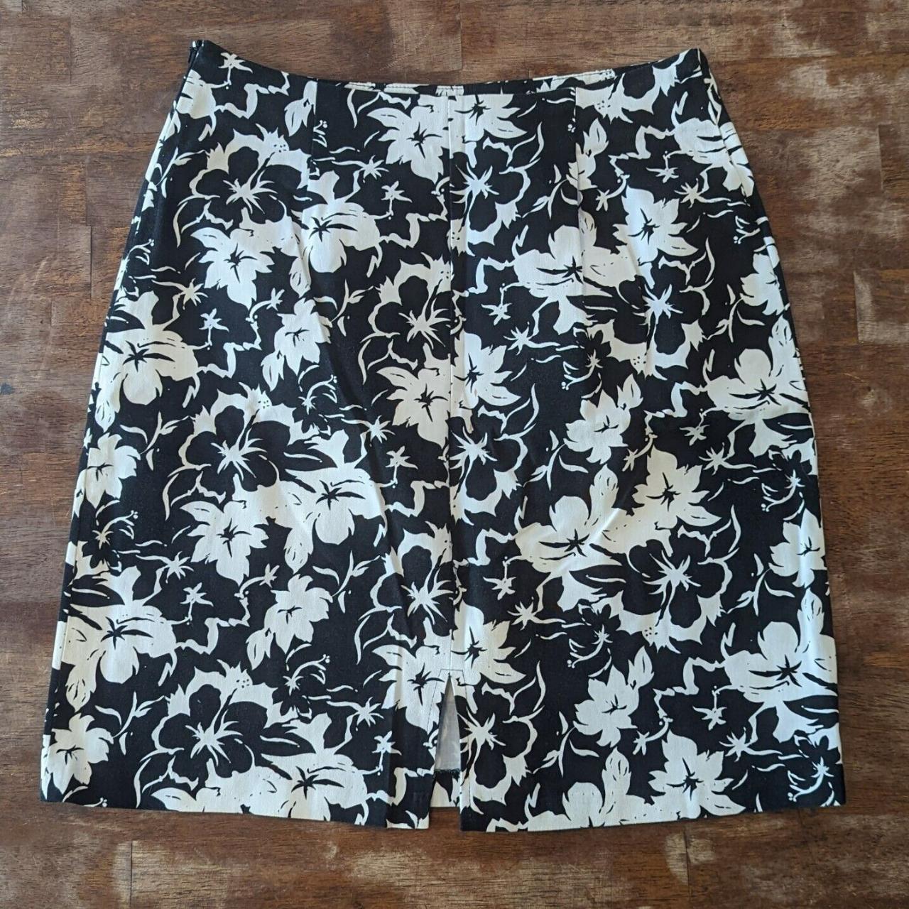 Briggs New York Print Skirt Size 10 Black White... - Depop