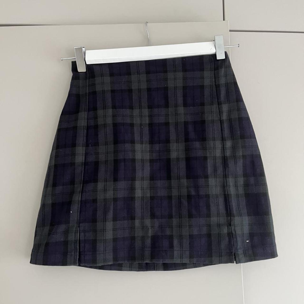 BrandyMelville short plaid skirt, navy and green Depop