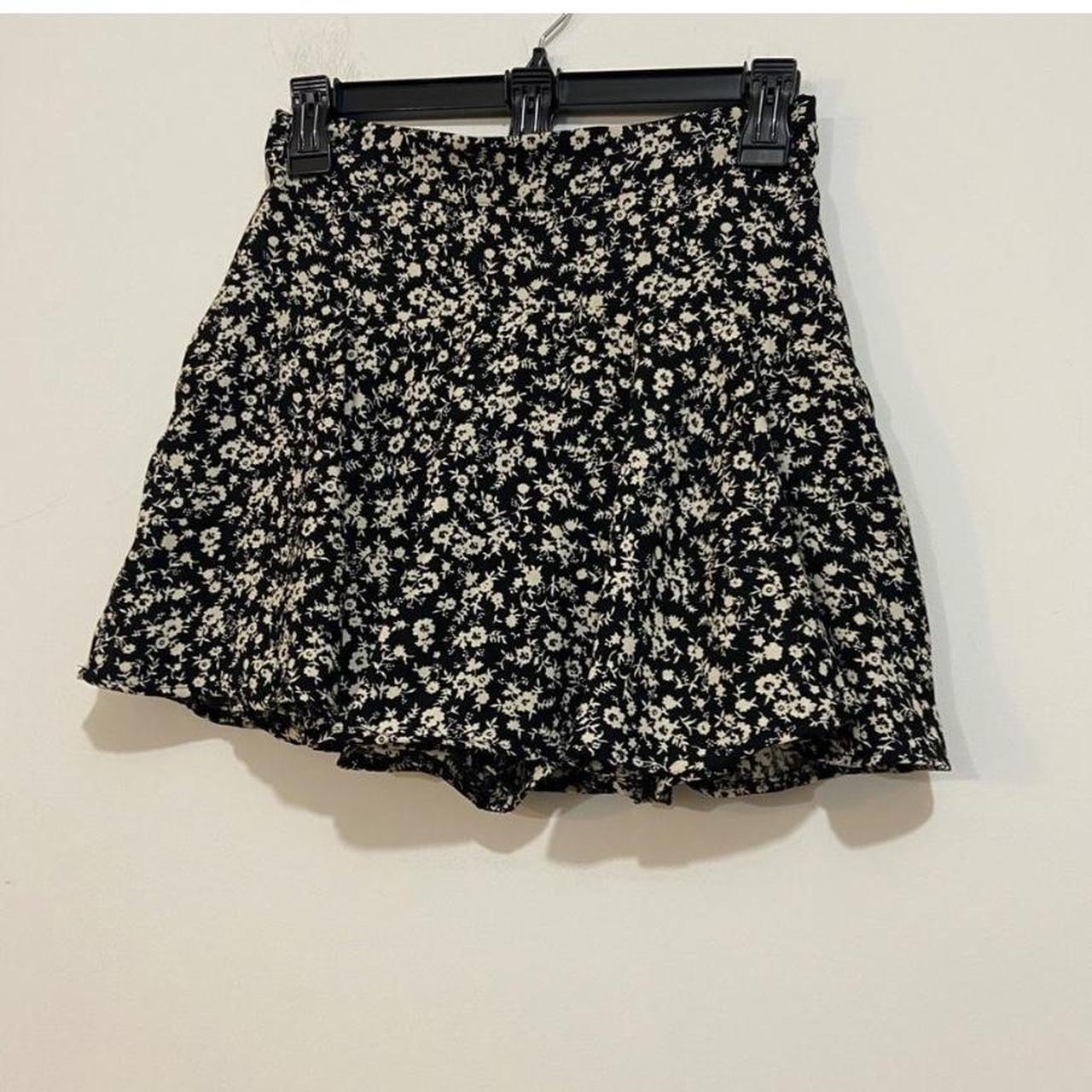 Zara Black Floral Mini Skirt .has zipper on the... - Depop