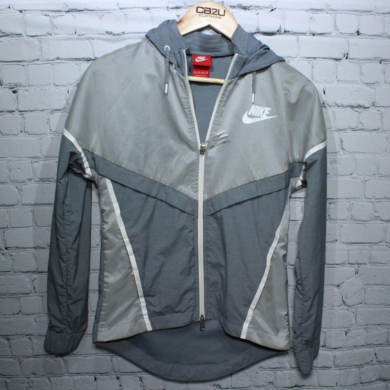 Nike Women's Grey Jacket | Depop