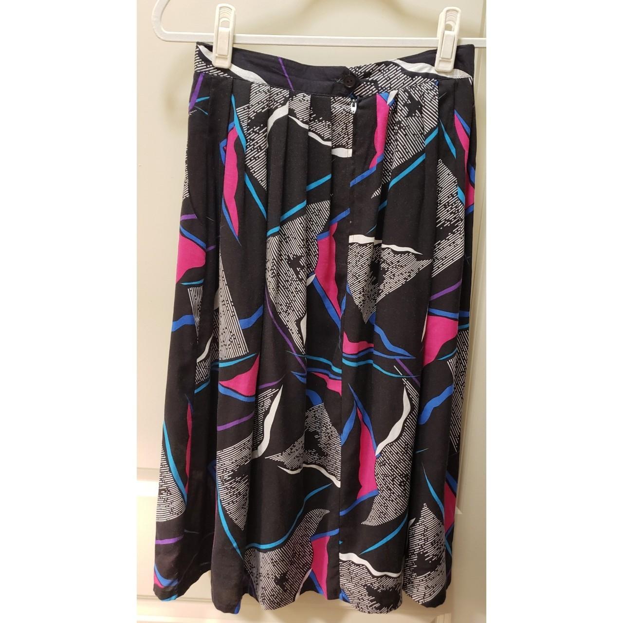 JCPenney Women's Black and Pink Skirt Depop