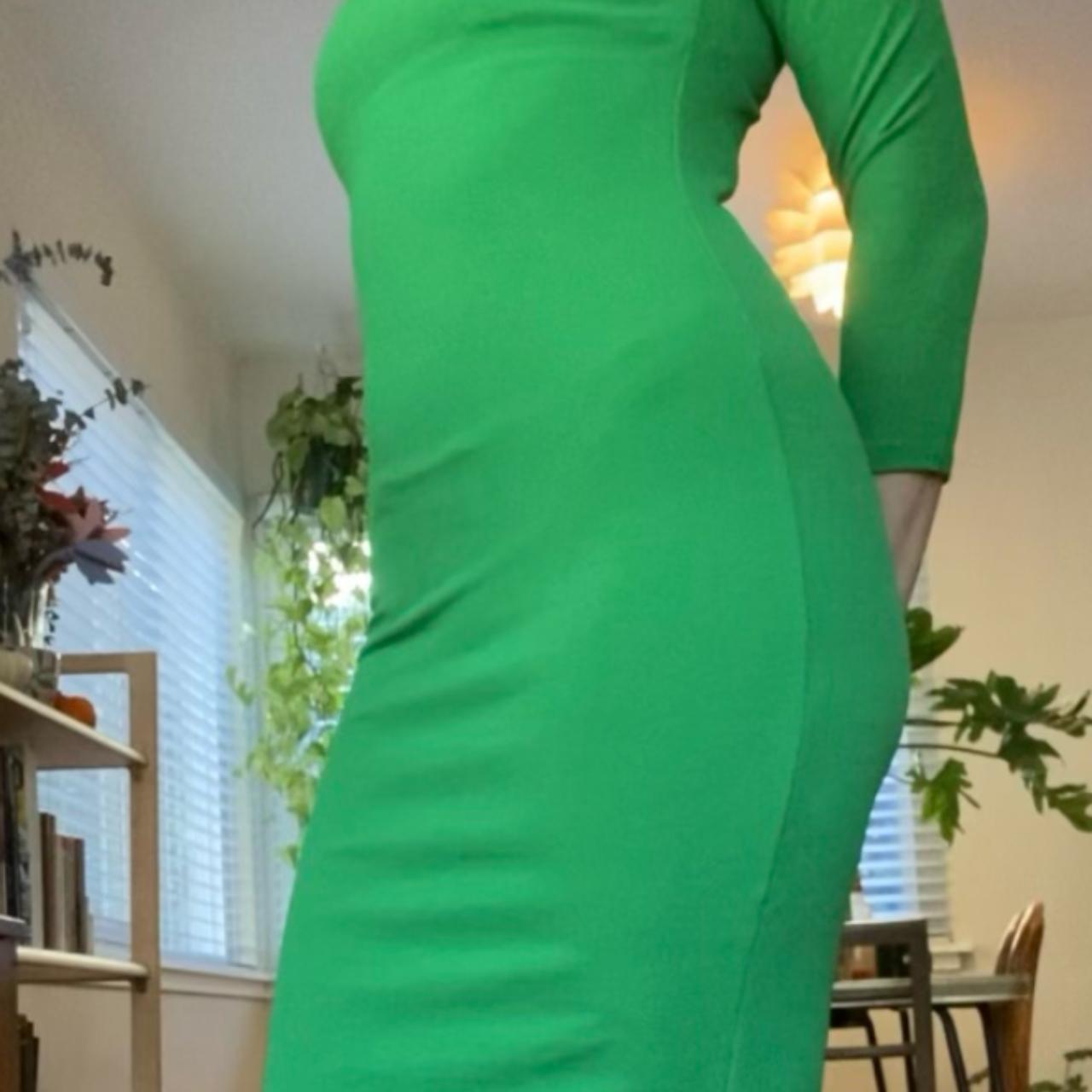 I Saw It First Women's Green Dress (2)