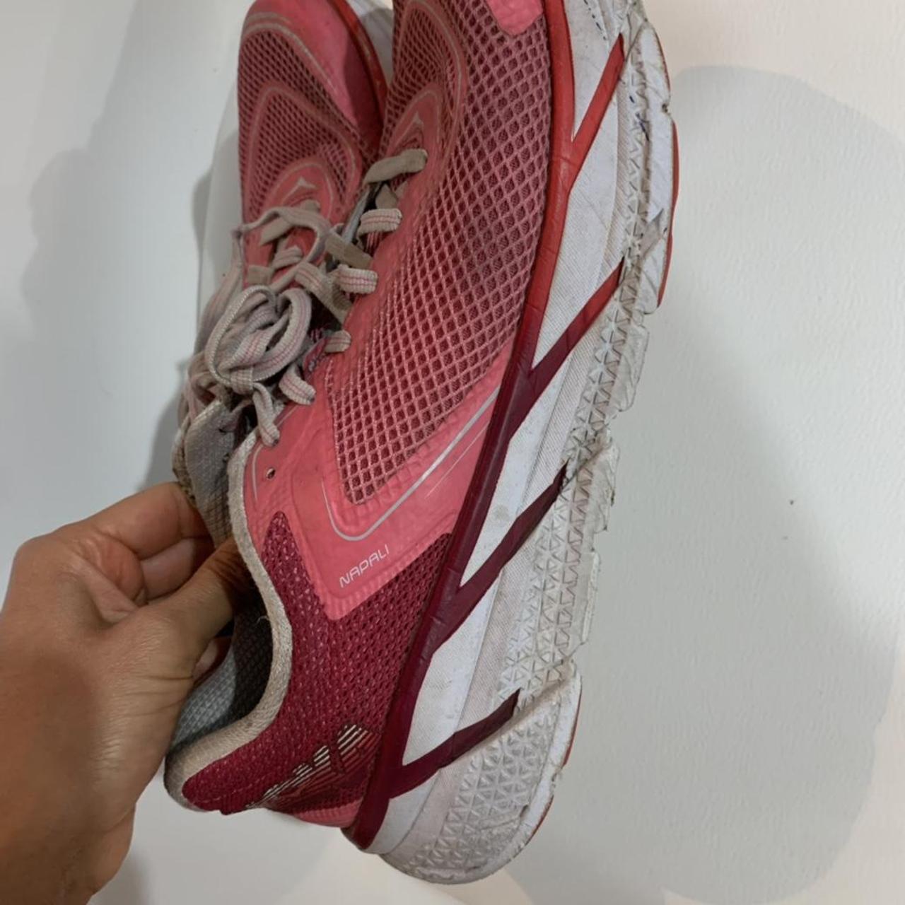 hoka one one pink
