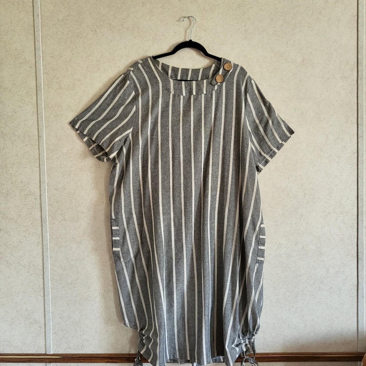 Women's Grey and White Dress | Depop