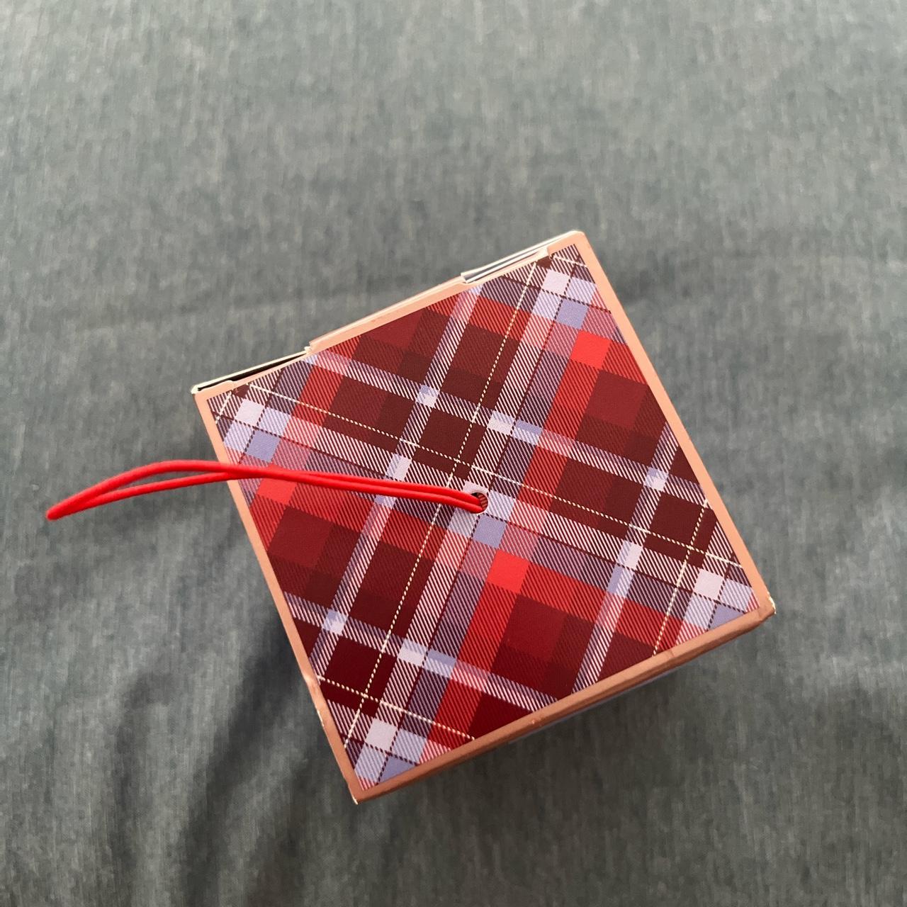 florence-by-mills-lips-on-the-horizon-holiday-gift-depop