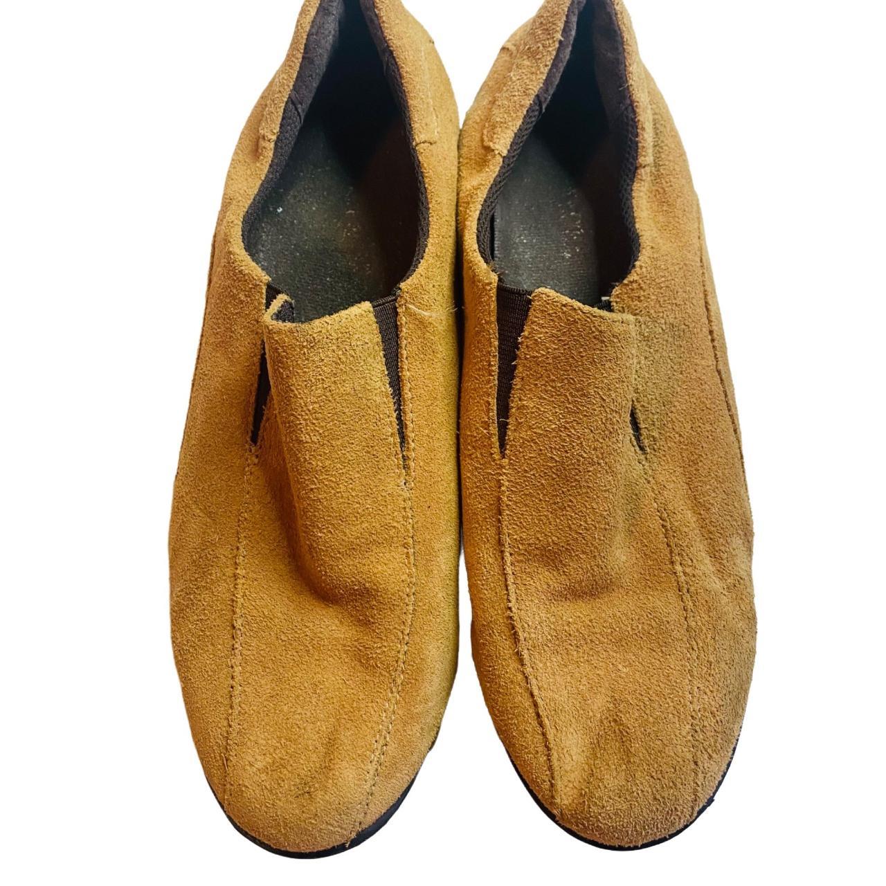 Baretraps Women's Tan Loafers (3)