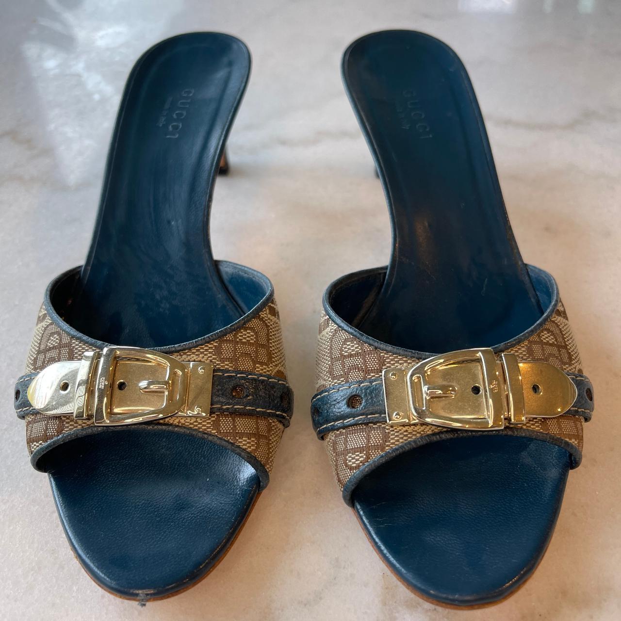 Gucci hot sale buckle heels