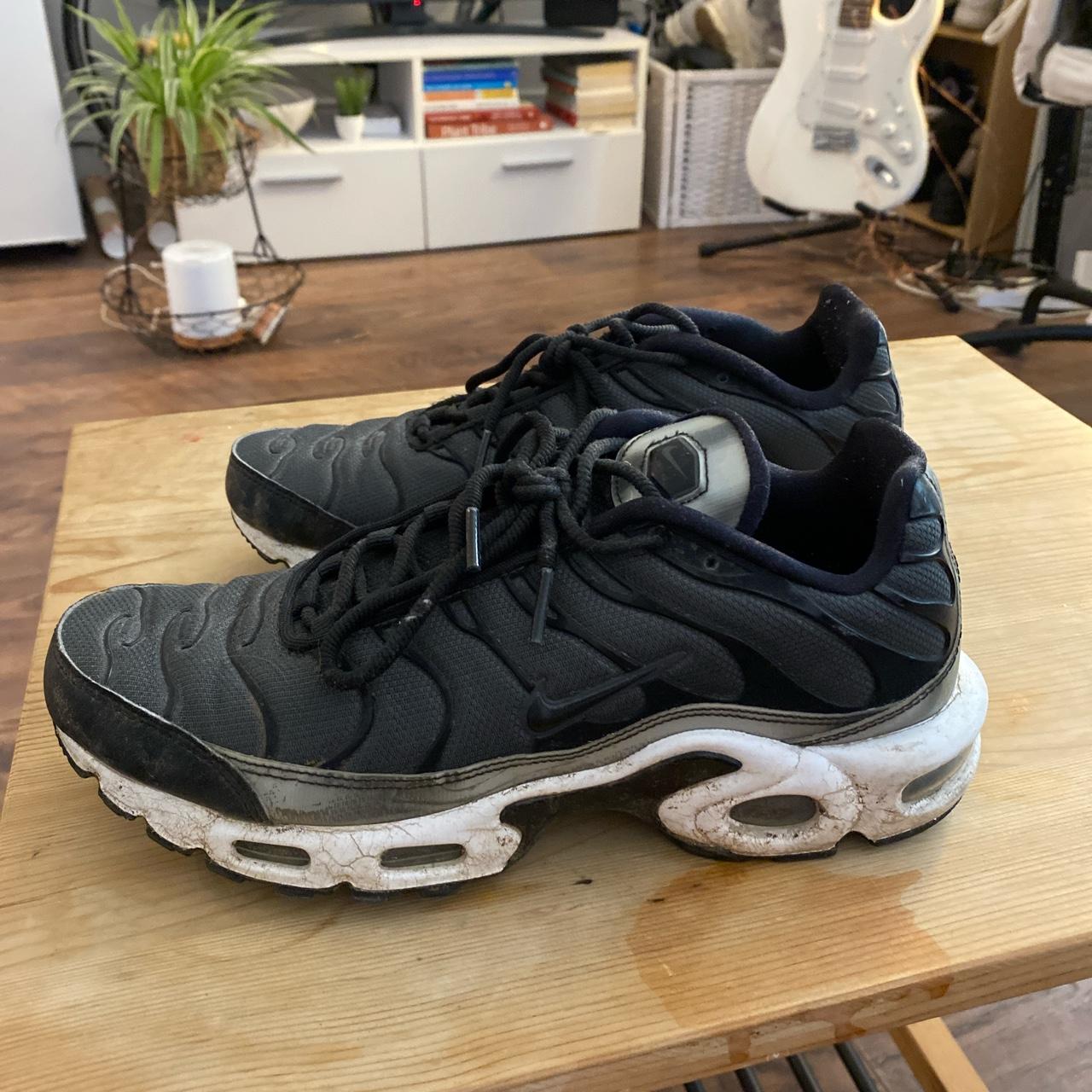 tns black and grey