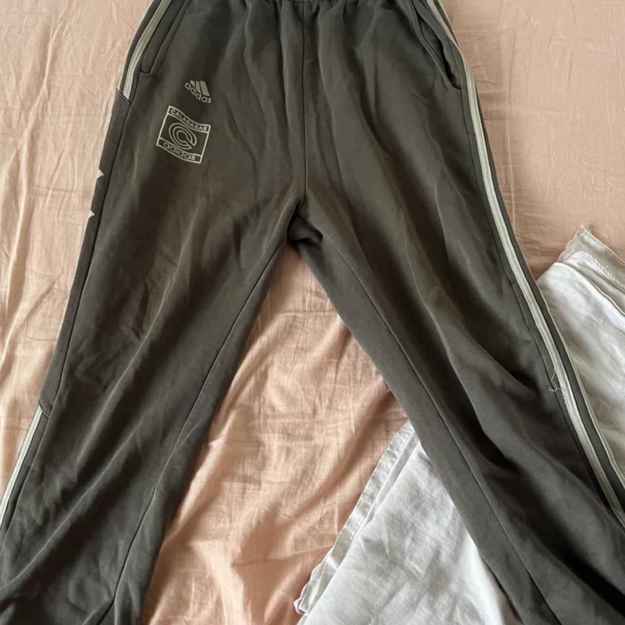 Pantaloni Tuta Adidas Calabasas season 5 taglia L Depop