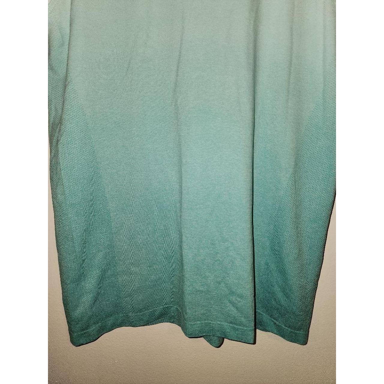 Product Image 3 - Small
Collar tank
Golf Tank
Ombre teal

65% Nylon
35%