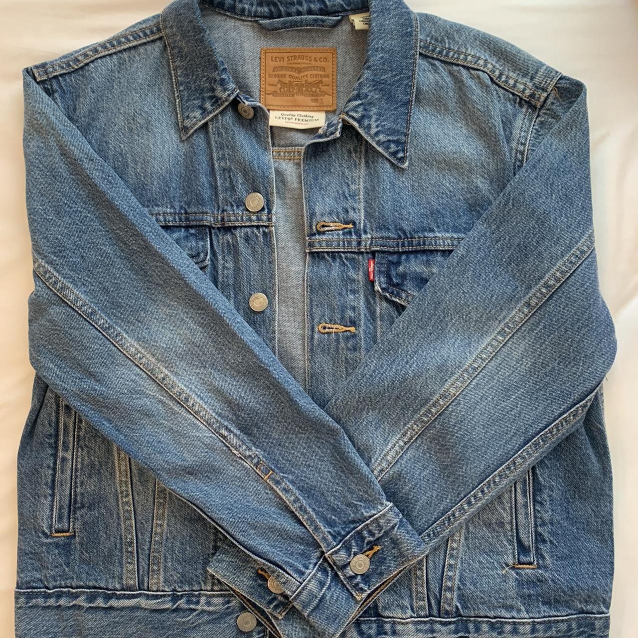 Levi's premium ex boyfriend trucker clearance jacket