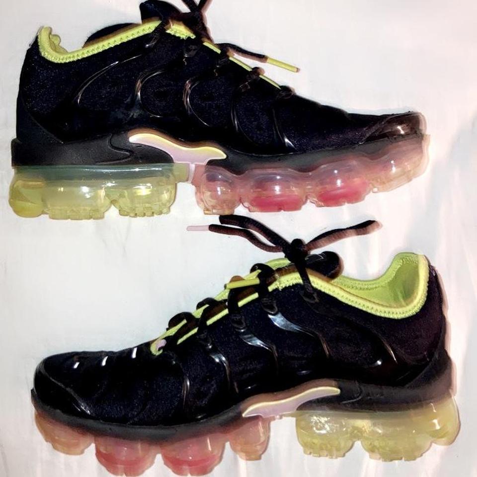 Nike air vapormax plus shop black/pink rise/cyber women's shoe