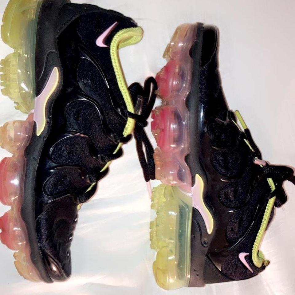 Nike air vapormax plus shop black/pink rise/cyber women's shoe