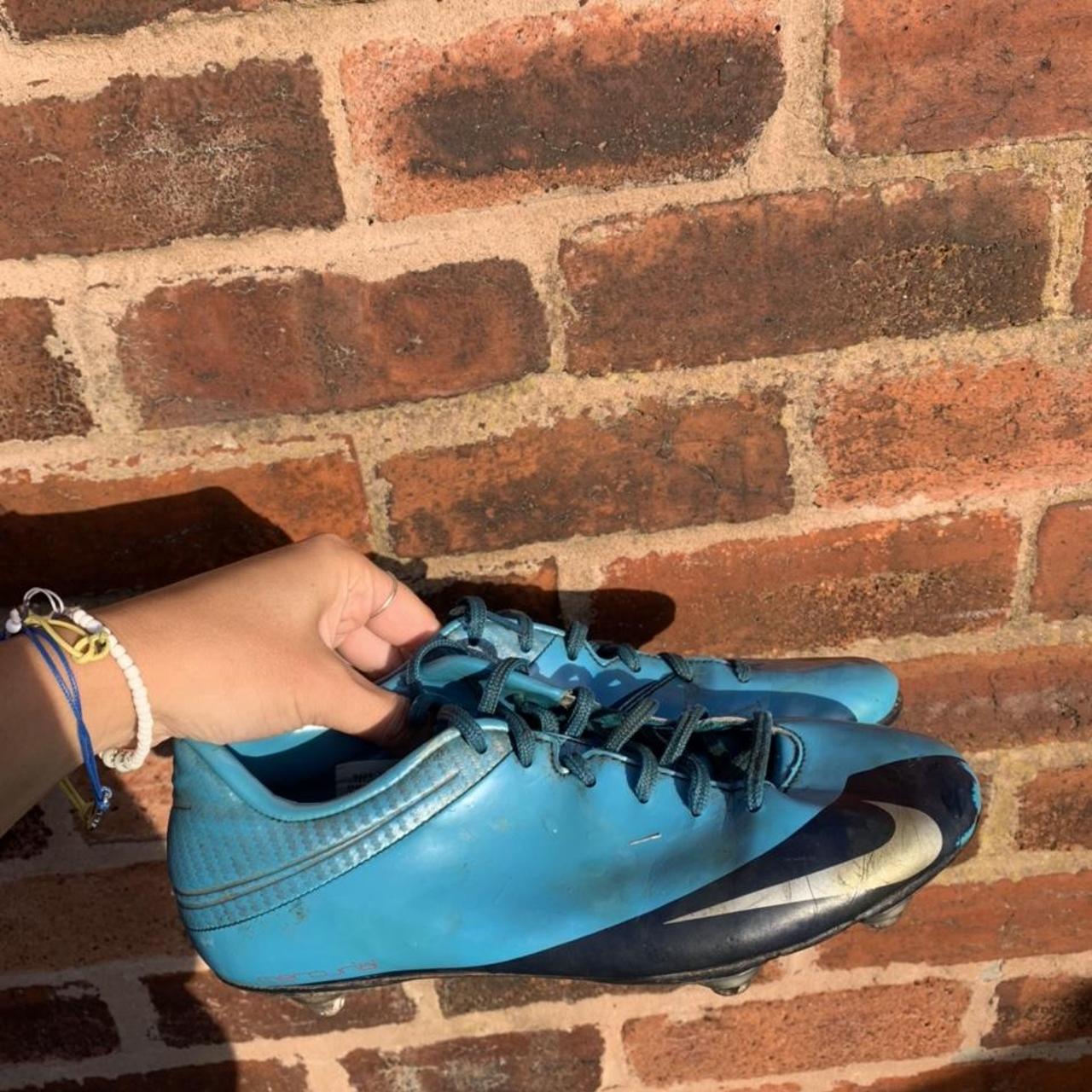 navy blue nike boots
