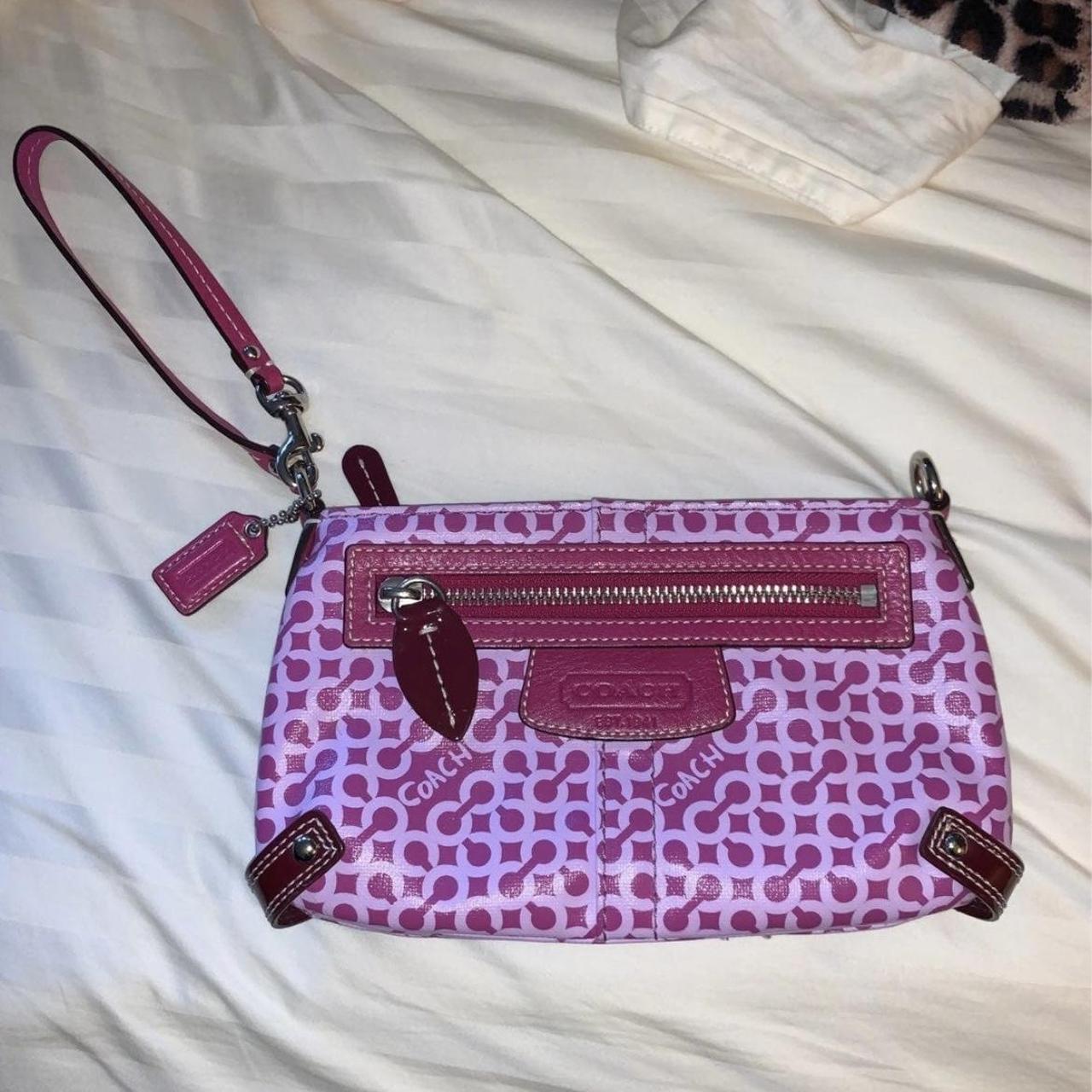 Vintage Coach Wristlet 👛 10/10 condition. Perfect - Depop