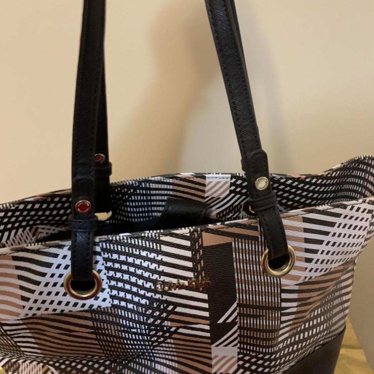 Product Image 1 - Women large tote, preowned and