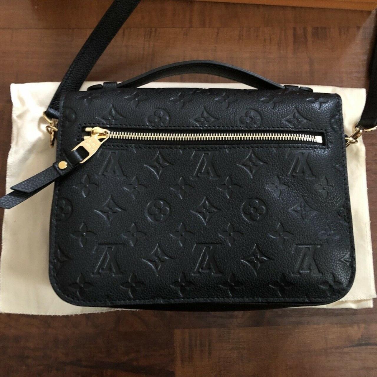 Louis Vuitton Women's Black and Gold Bag | Depop