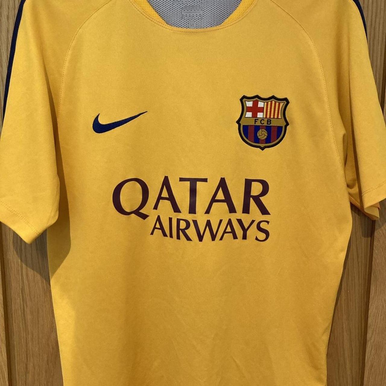 Nike Men's Yellow Shirt 