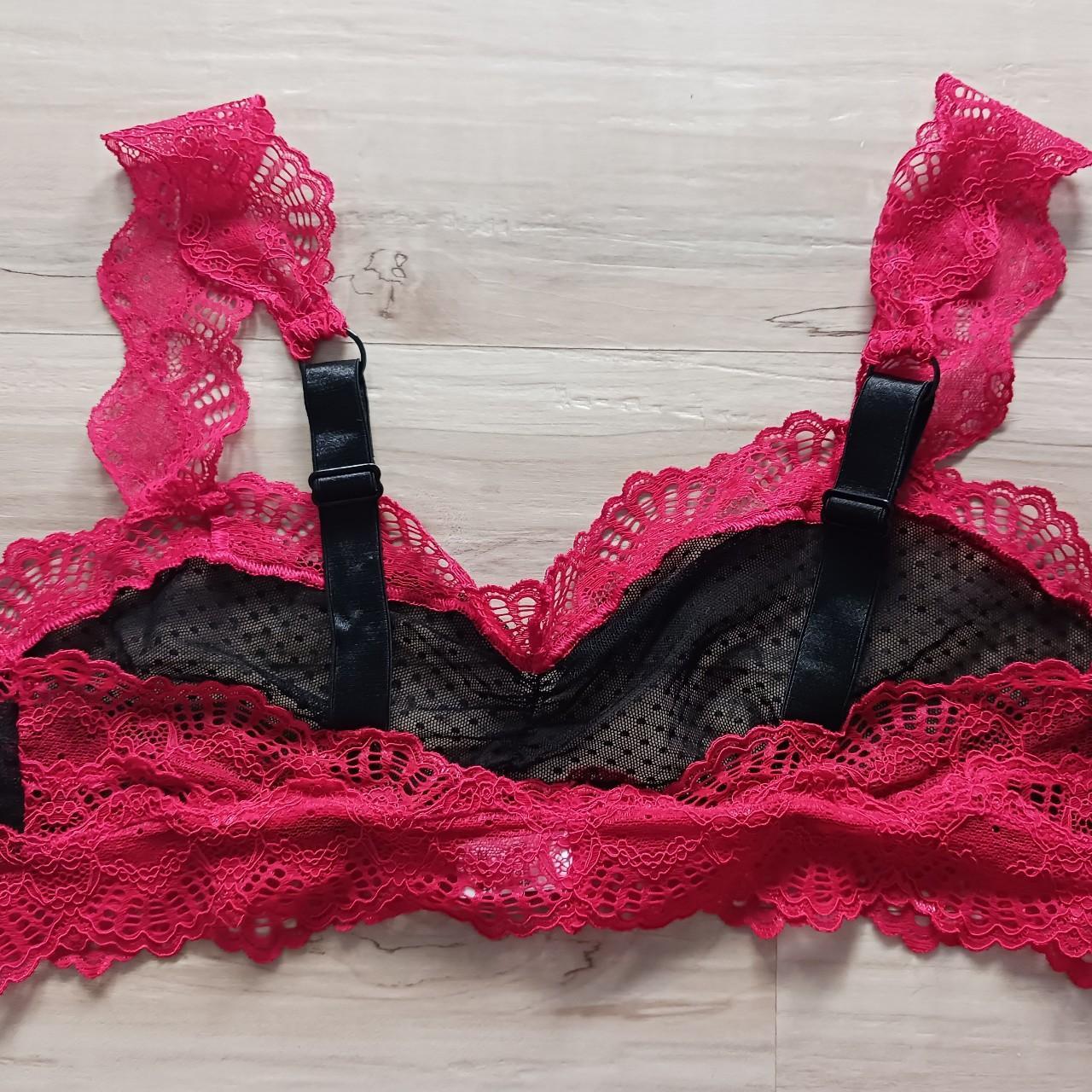 Shirley of Hollywood Women's Black and Red Bra | Depop