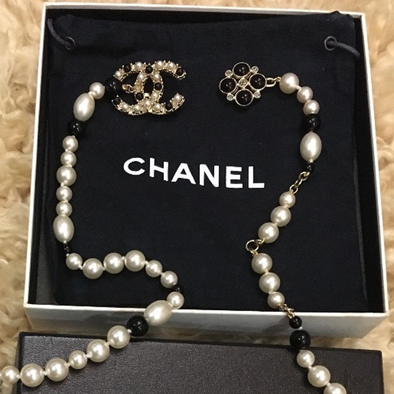 Authentic chanel belt/ necklace. Comes with box and