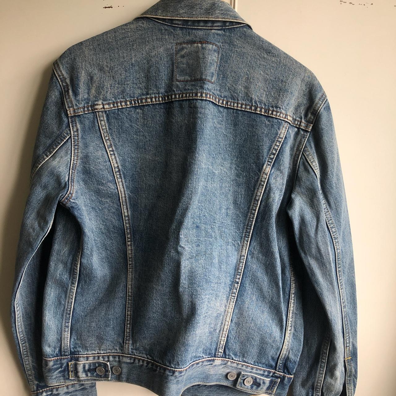 Original Levi denim trucker jacket!👖 Men’s size M... - Depop